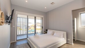 4 bedrooms, free WiFi, bed sheets