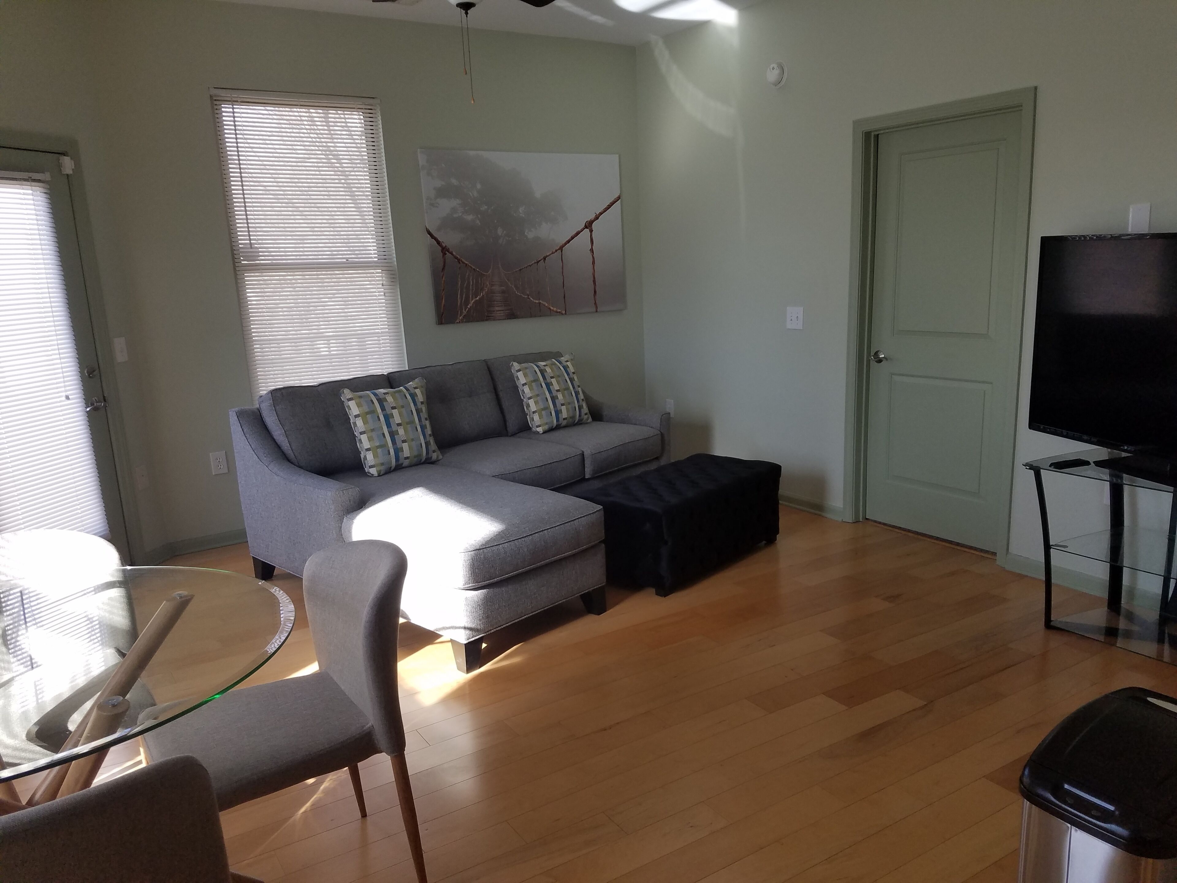 Spacious Retreat Centrally located Downtown, Midtown and minutes from Buckhead.