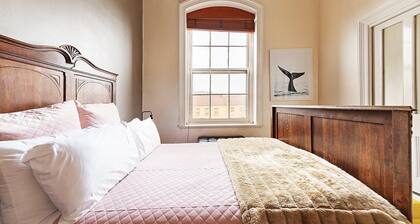 The Ivy Bank - Central Apartment With Old World Charm