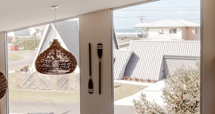 Escape 2 Brophy - Southern Ocean Views