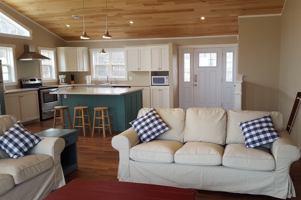 Oceanfront Vacation Home near Mahone Bay, Nova Scotia
