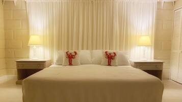 4 bedrooms, in-room safe, iron/ironing board, WiFi