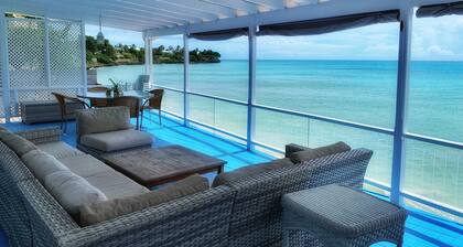 A Surfer's Home Away From Home! Soft round the edges, cozy and beachy