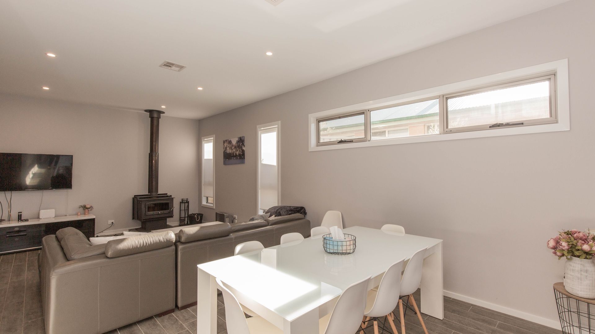 43A Twynam Street - Snowfall — image 9