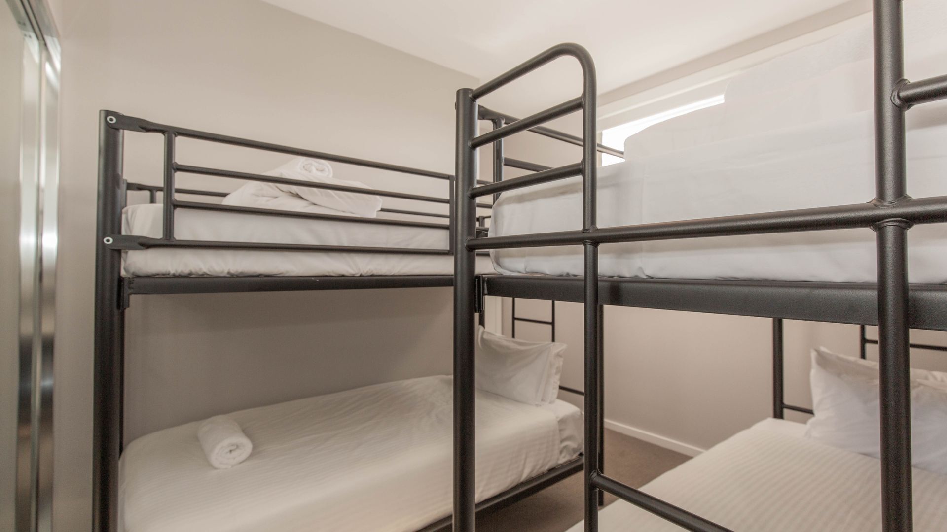 43A Twynam Street - Snowfall — image 14