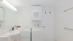 花灑/浴缸組合、提供毛巾