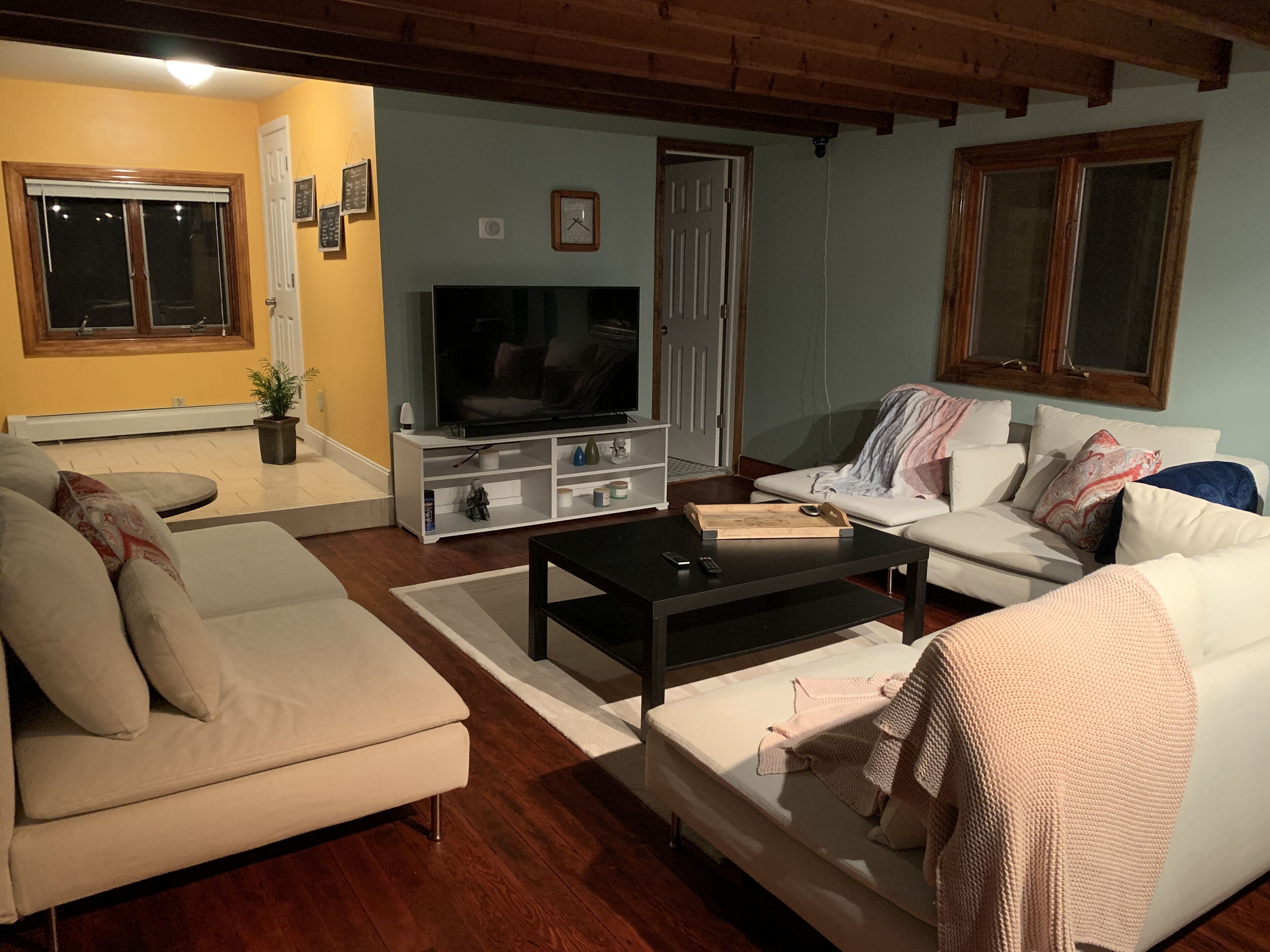 Seclusion only minutes away from everything !