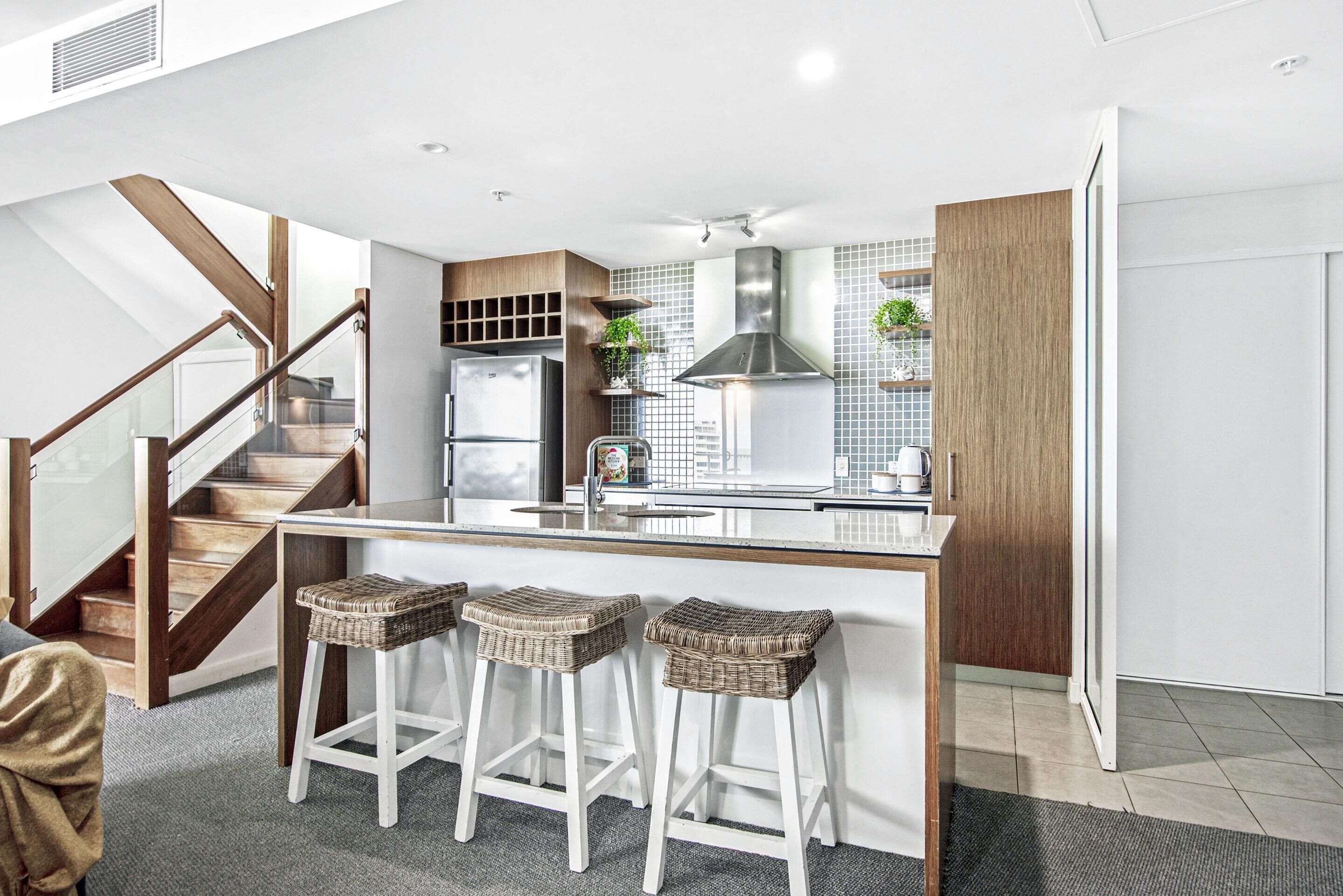 2 Story 3 Bedroom Penthous with Ocean Views — image 10