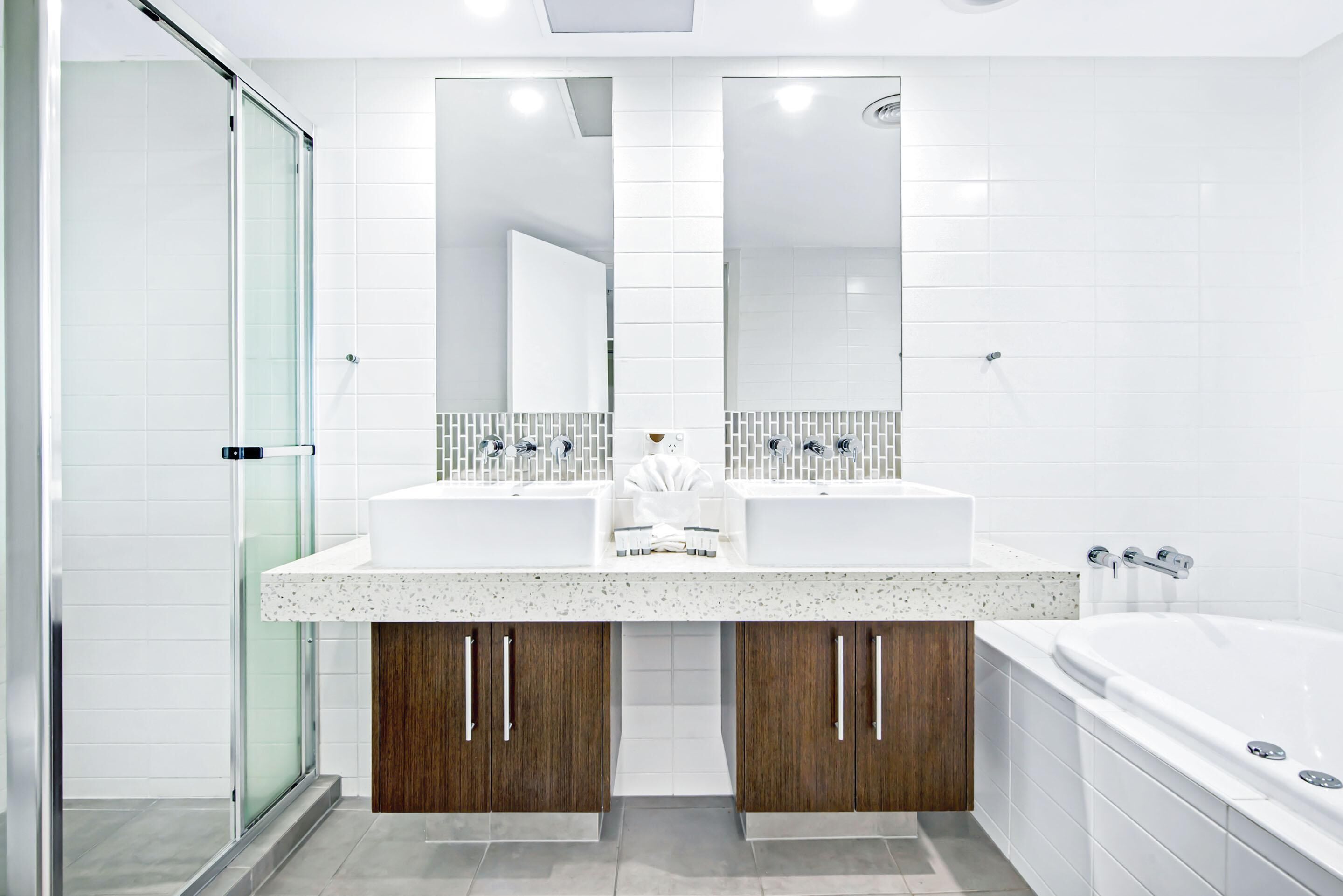 2 Story 3 Bedroom Penthous with Ocean Views — image 15