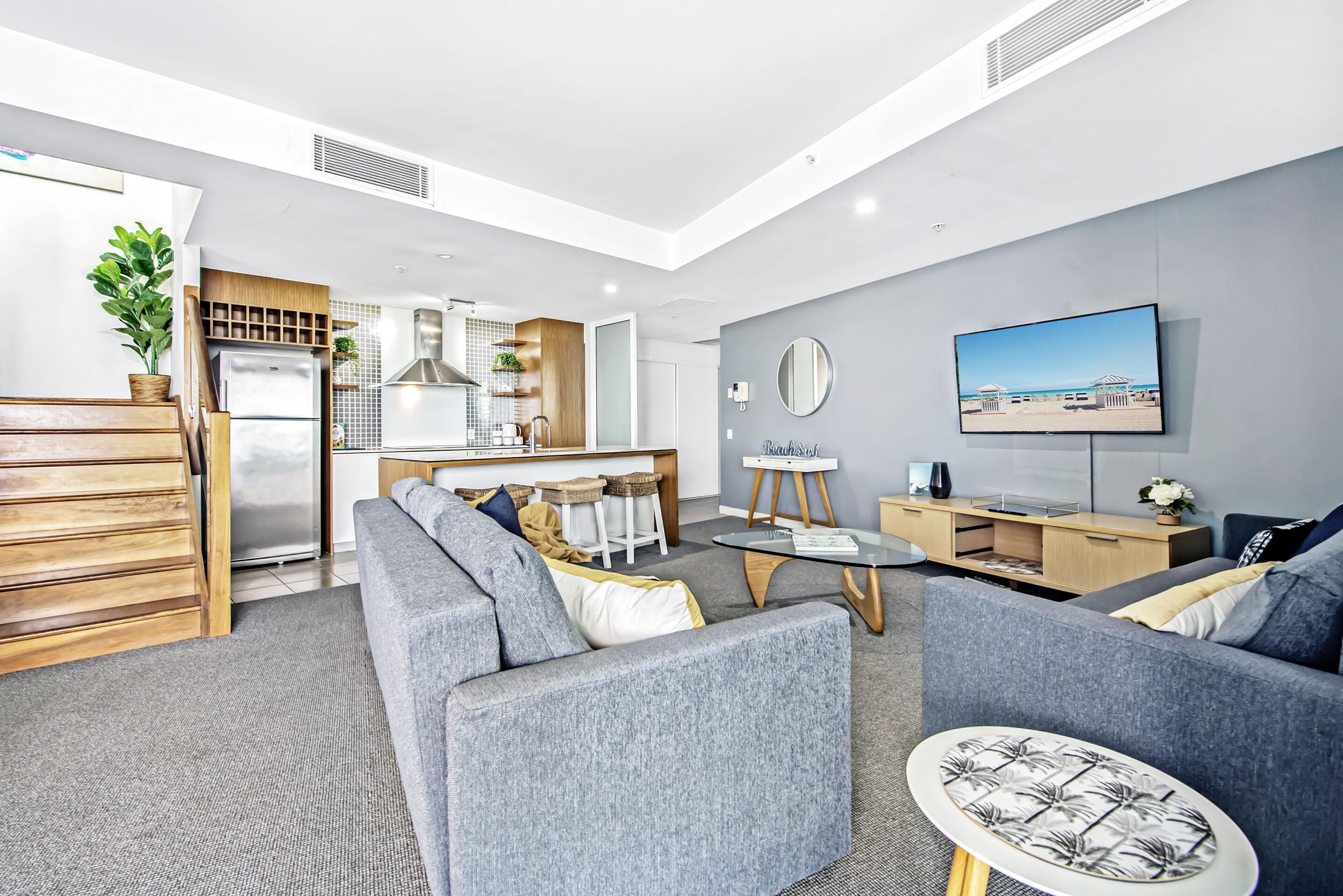 2 Story 3 Bedroom Penthous with Ocean Views — image 9