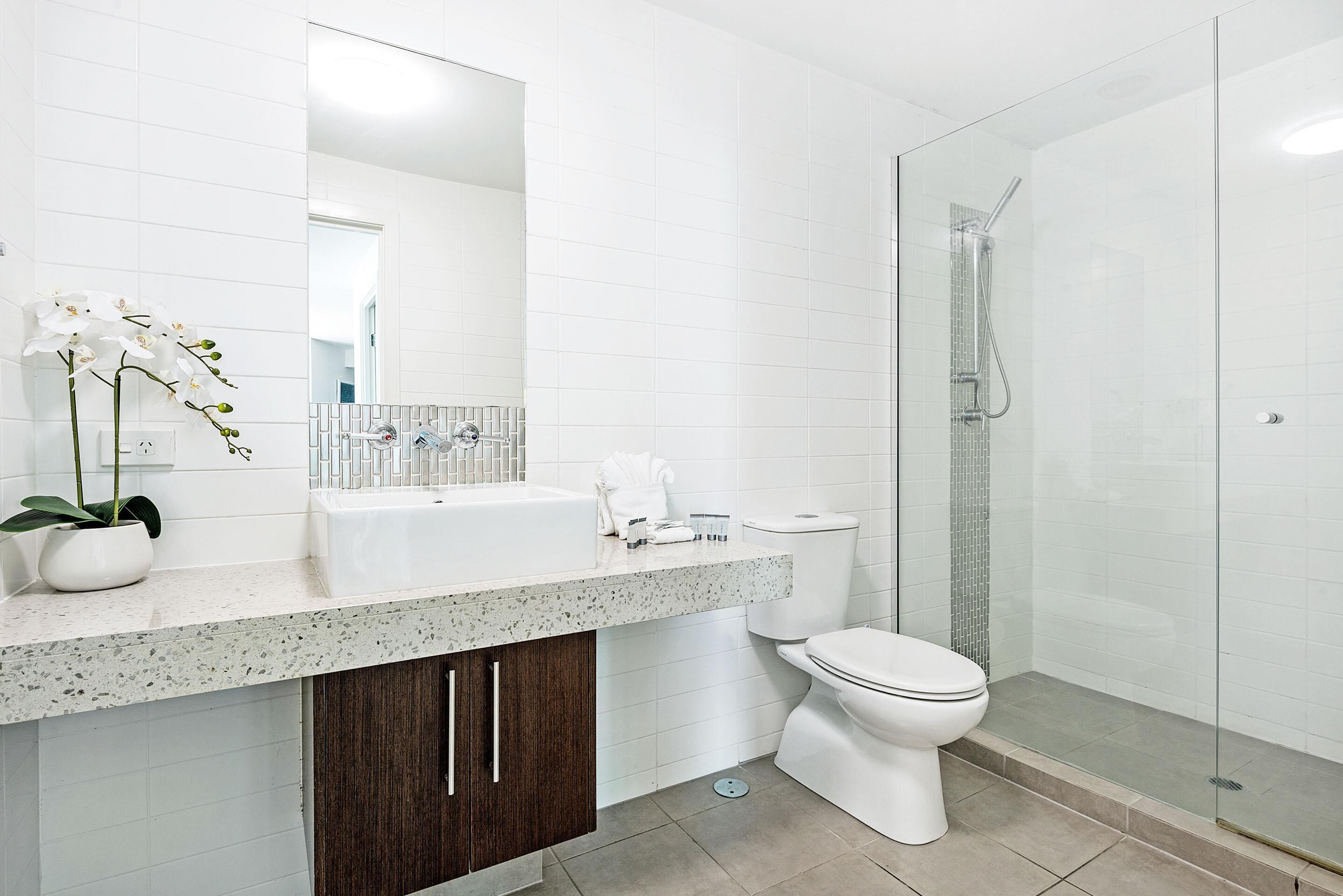 2 Story 3 Bedroom Penthous with Ocean Views — image 16