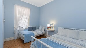 3 bedrooms, bed sheets