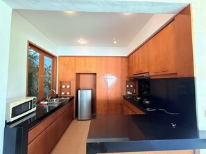 Fridge, microwave, oven, coffee/tea maker - BUNGA NEIL VILLA SEMINYAK 3 BEDROOMS - NETFLIX (Seminyak)