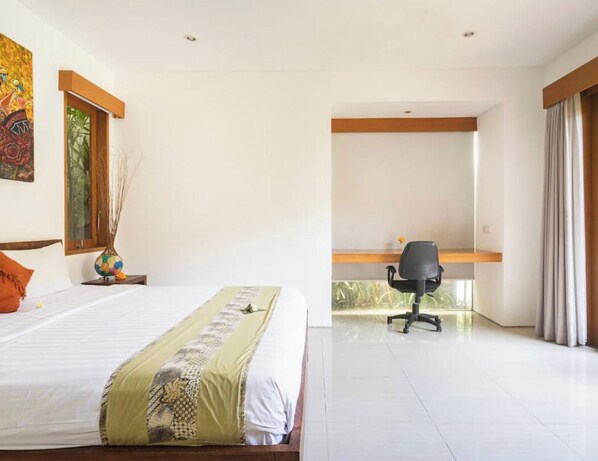 3 bedrooms, in-room safe, free WiFi, bed sheets