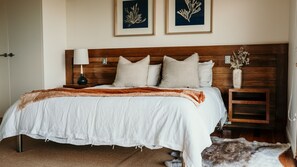 2 bedrooms, WiFi, bed sheets - Hearns Beachside Villa 8 (Port Fairy)