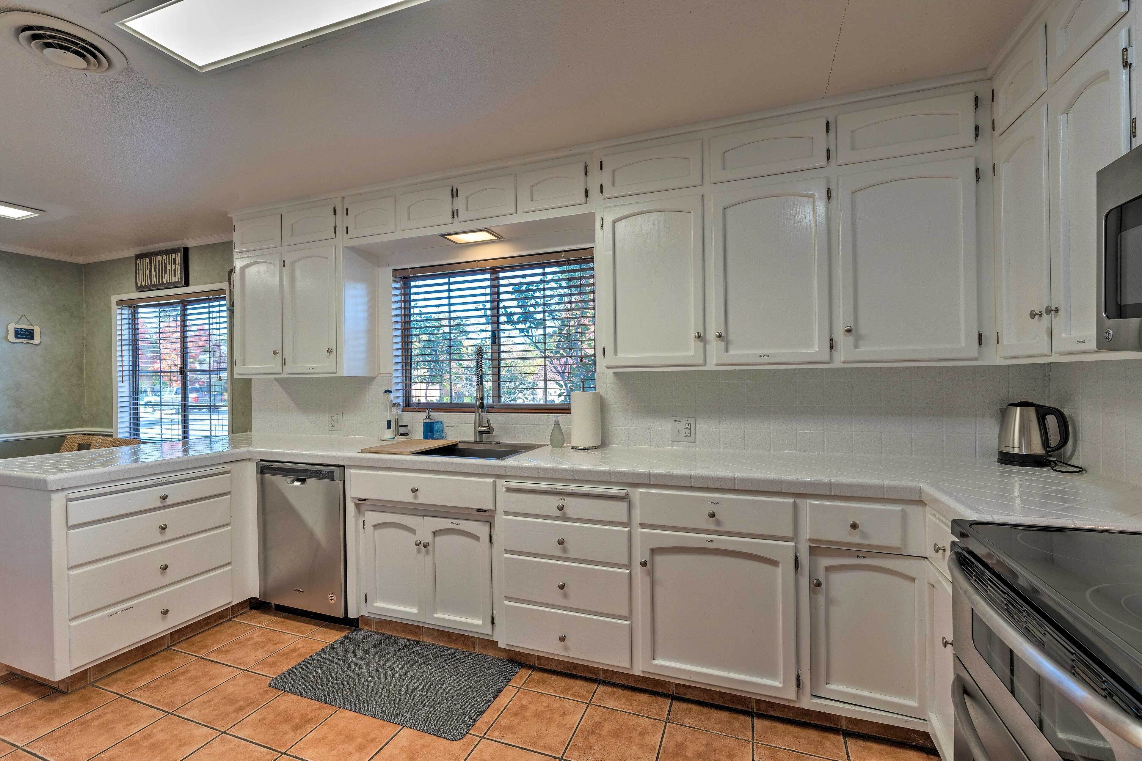 Spacious Wine Country Home: 1 Mi to Downtown Lodi!