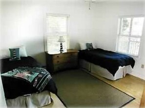 4 bedrooms, WiFi, bed sheets