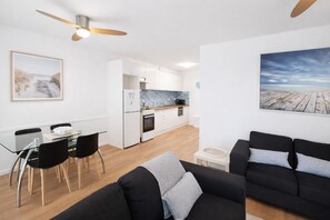 TV - West Beach  Lagoon 107 - Great Value (Scarborough)