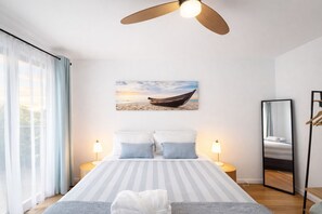 2 bedrooms, iron/ironing board, WiFi, bed sheets