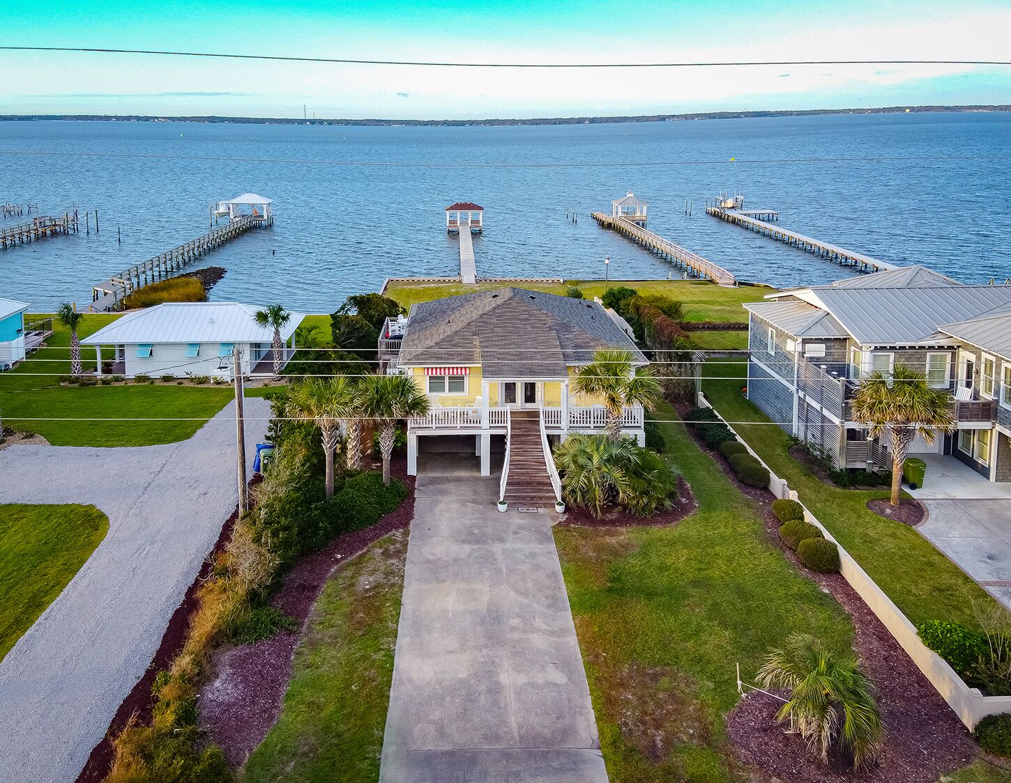 Amazing Sound Front Cottage with Private Pier and In-Ground Pool!!!