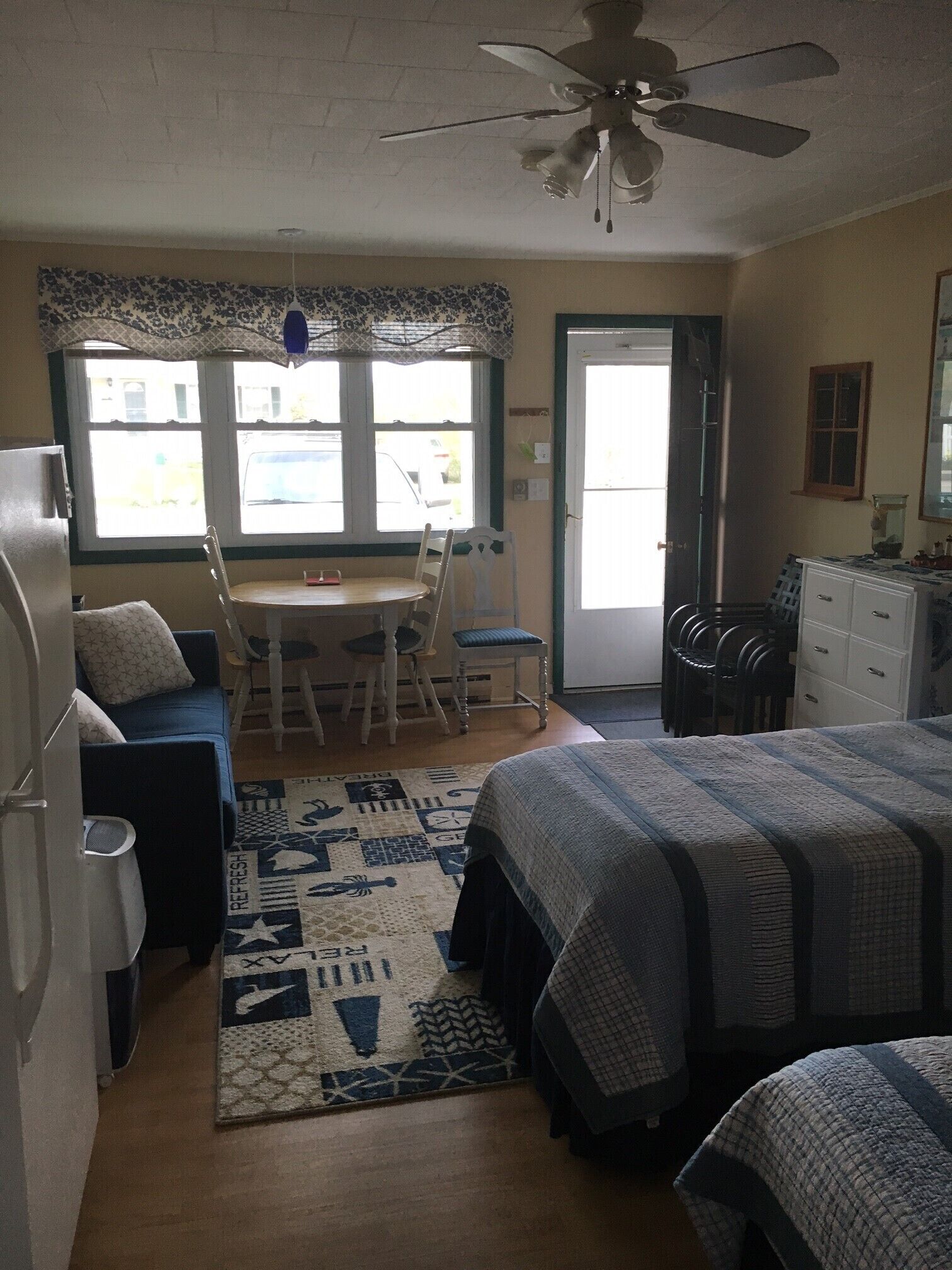 Cozy Studio- Just  steps to Long Sands Beach