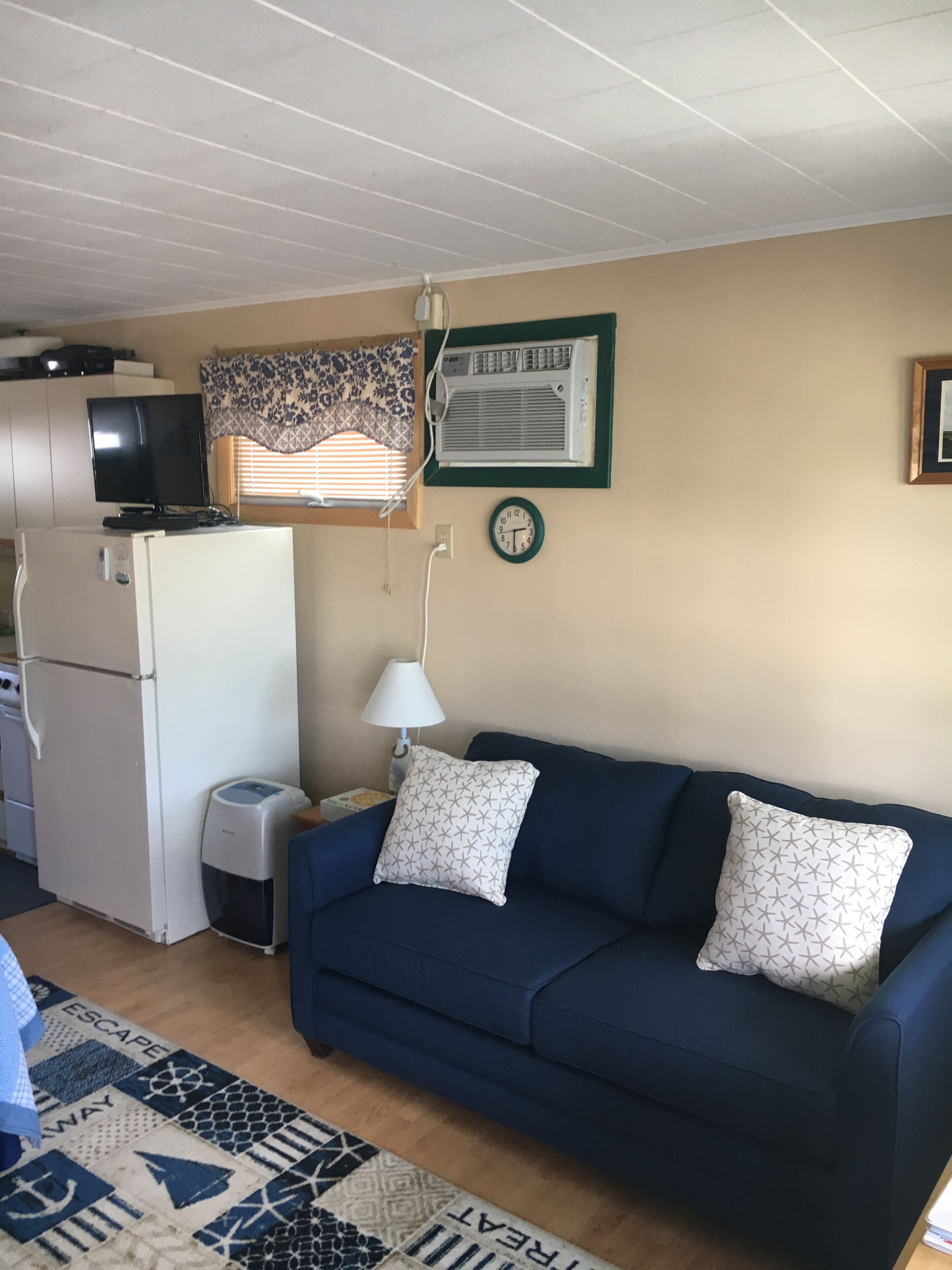 Cozy Studio- Just  steps to Long Sands Beach