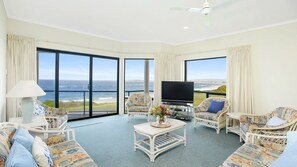 TV - Million Dollar Sea Views (Hayborough)