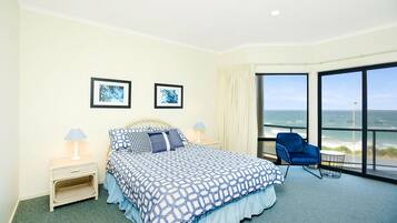 4 bedrooms, iron/ironing board