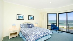 4 bedrooms, iron/ironing board