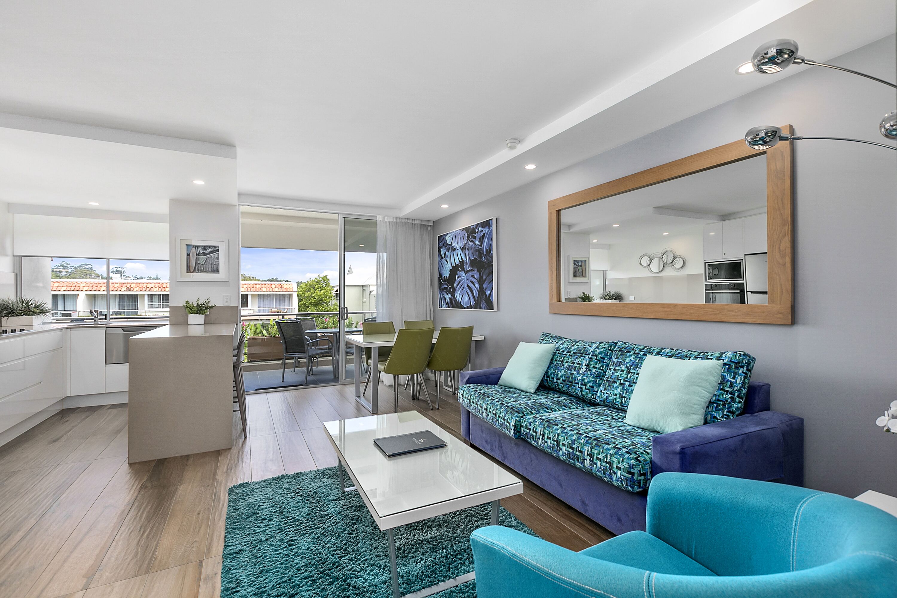 ON HASTINGS ST 1 BEDROOM A/C 2 Smart TVs WiFi