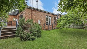 Exterior - Guildford Cottage - Close to town (Port Fairy)
