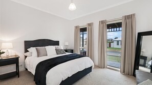 3 bedrooms, bed sheets