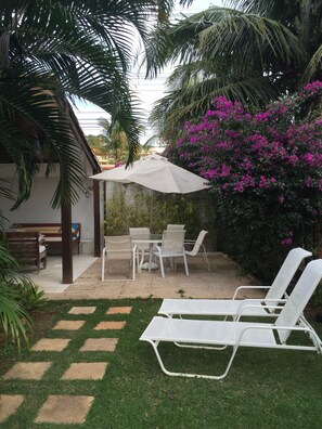 Outdoor dining - Wonderful and Confortable - Geriba - 4 bedrooms with complete bathrooms (Armação dos Búzios)