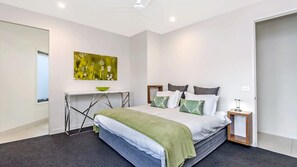 2 bedrooms, travel cot, WiFi, bed sheets