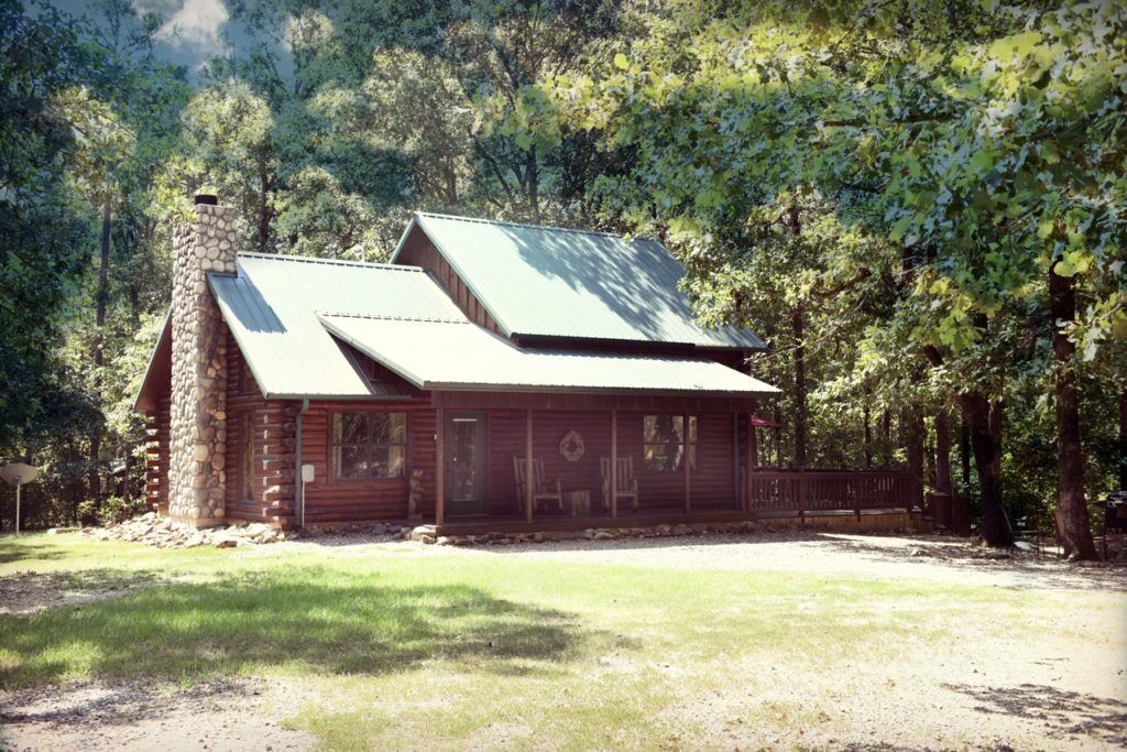 Tomichi Link-N-Log Cabin Near Broken Bow Lake Damn