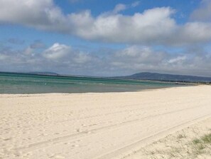 Beach nearby, sun-loungers, beach towels