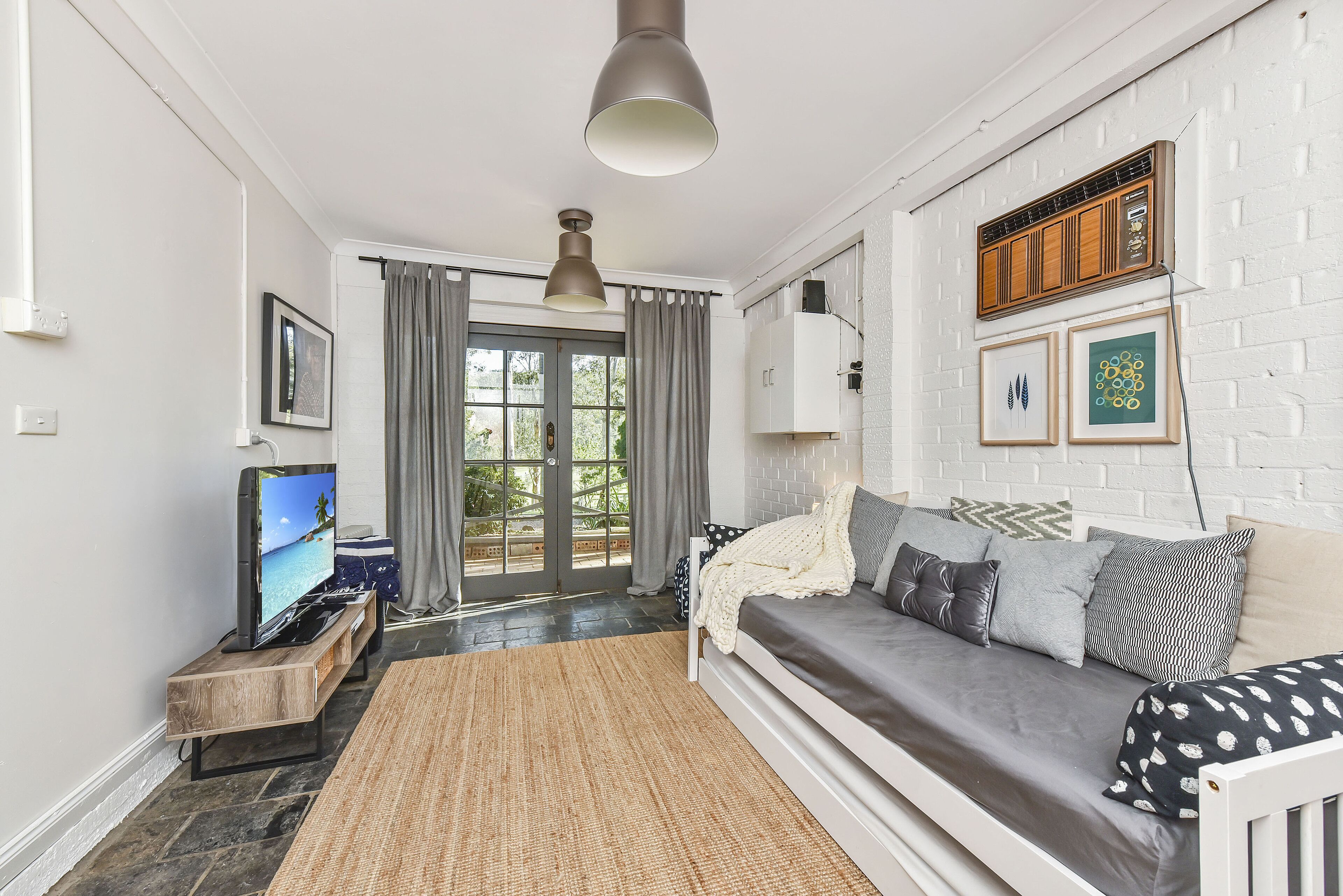 Luxury self-contained homestead and a farm full of beauty and adventure — image 9