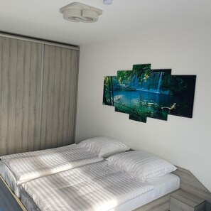 Deluxe Double Room, Balcony | Desk, soundproofing, free WiFi, bed sheets - Hotel Am Spielacker (Gelnhausen)