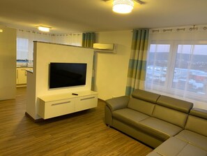 ทีวีจอแบน