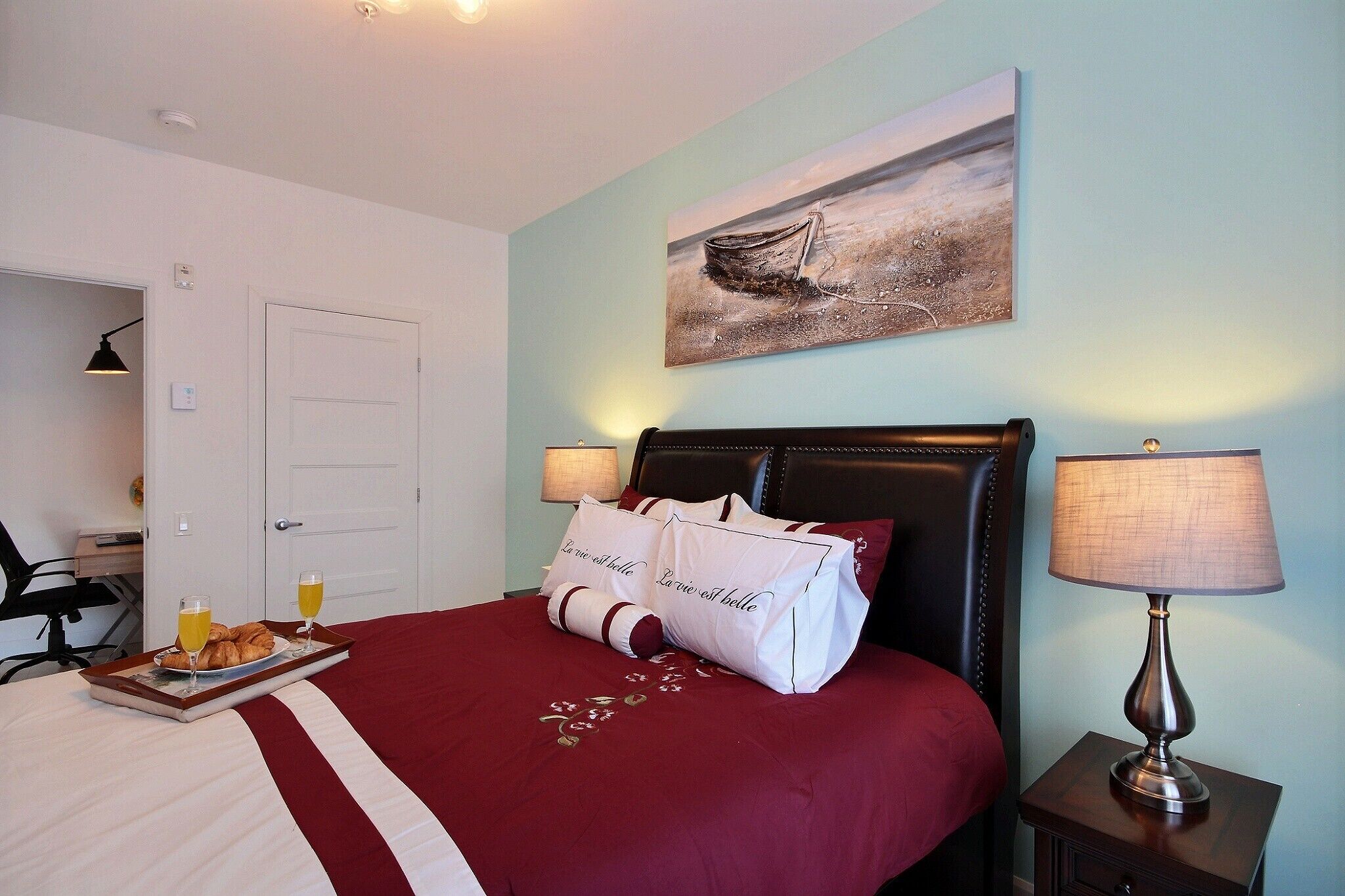 La vie est belle, 2 beds, Free underground Parking, Gym,  CITQ# 298453