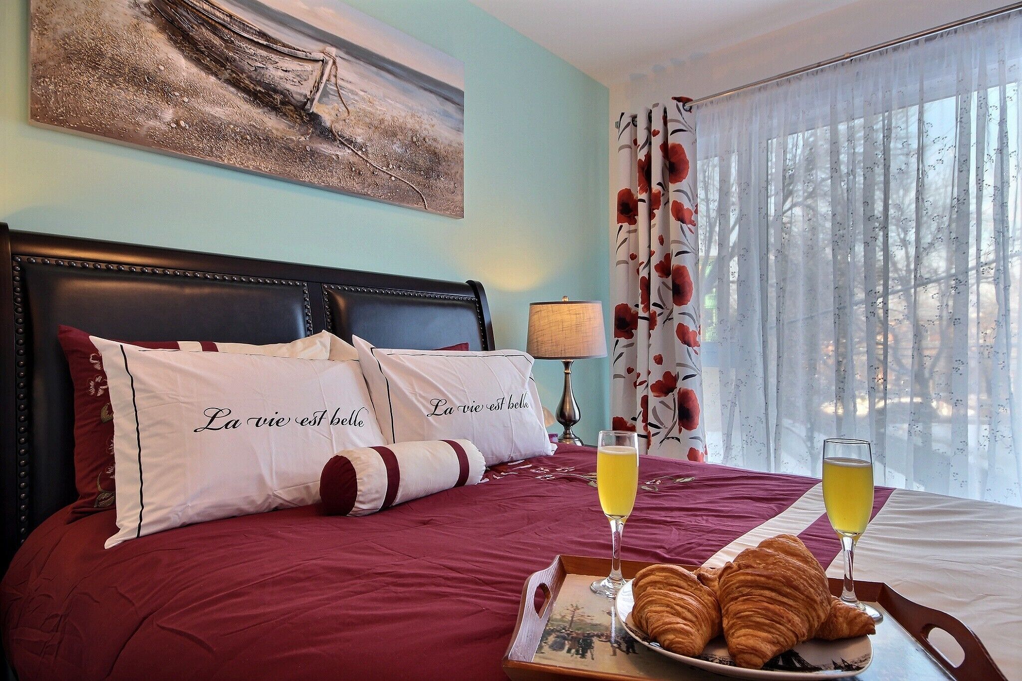 La vie est belle, 2 beds, Free underground Parking, Gym,  CITQ# 298453