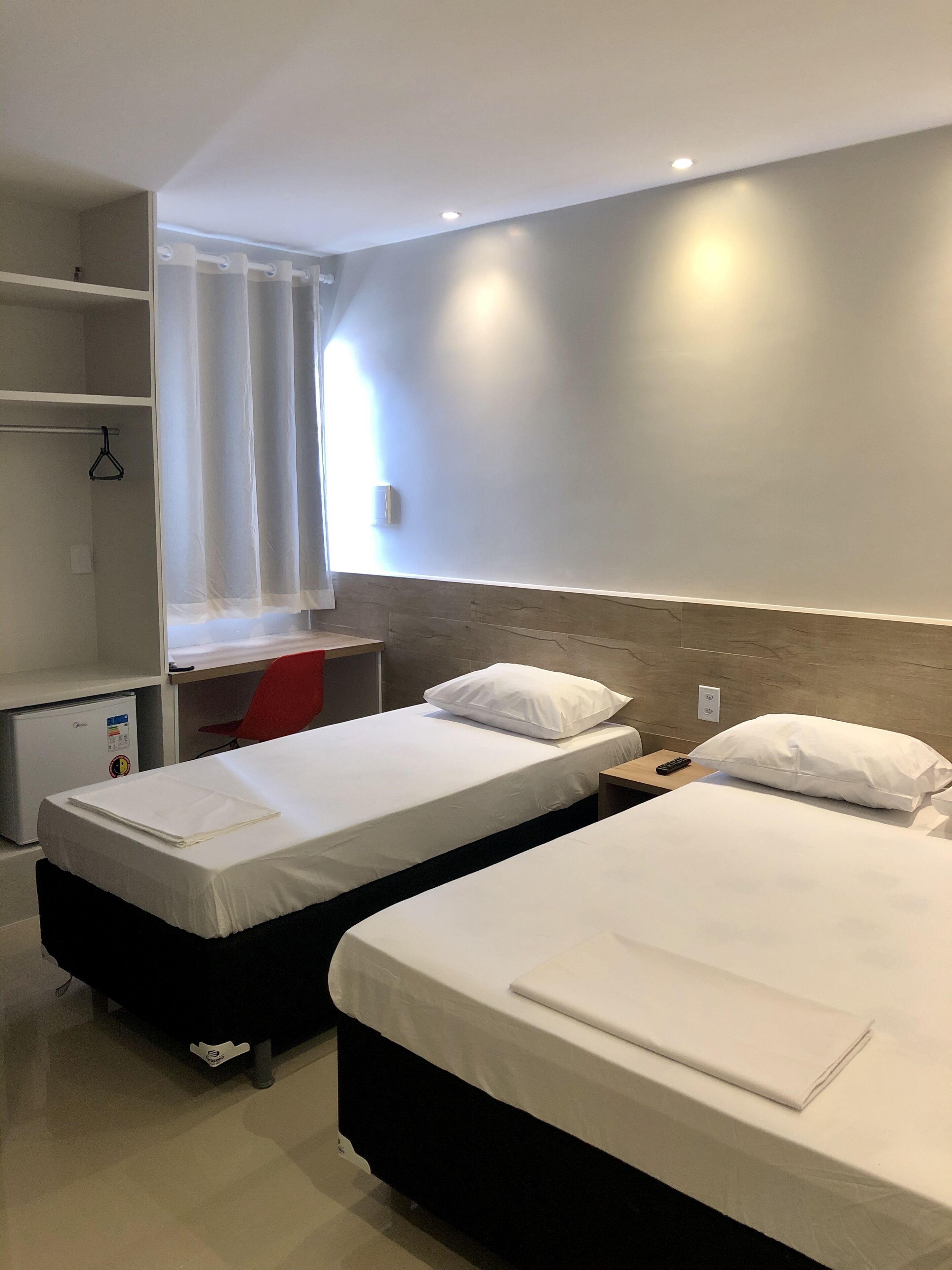 triple room | 1 bedroom, minibar, desk, cots/infant beds