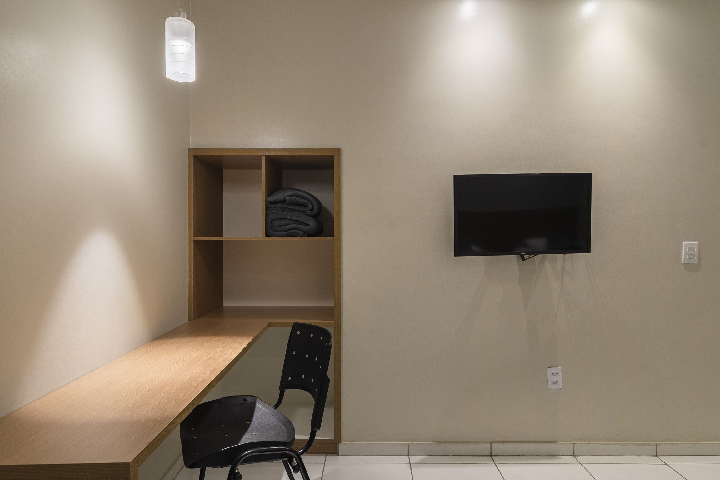 triple room | 1 bedroom, minibar, desk, cots/infant beds