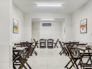 Esmorzar diari d'estil bufet gratuït