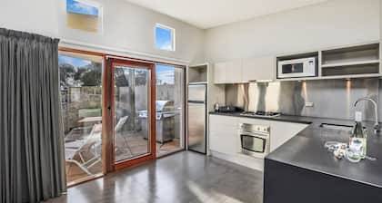 Hearns Beachside Villa 3