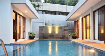 7 BR Mountain View Villa with a private pool 1
