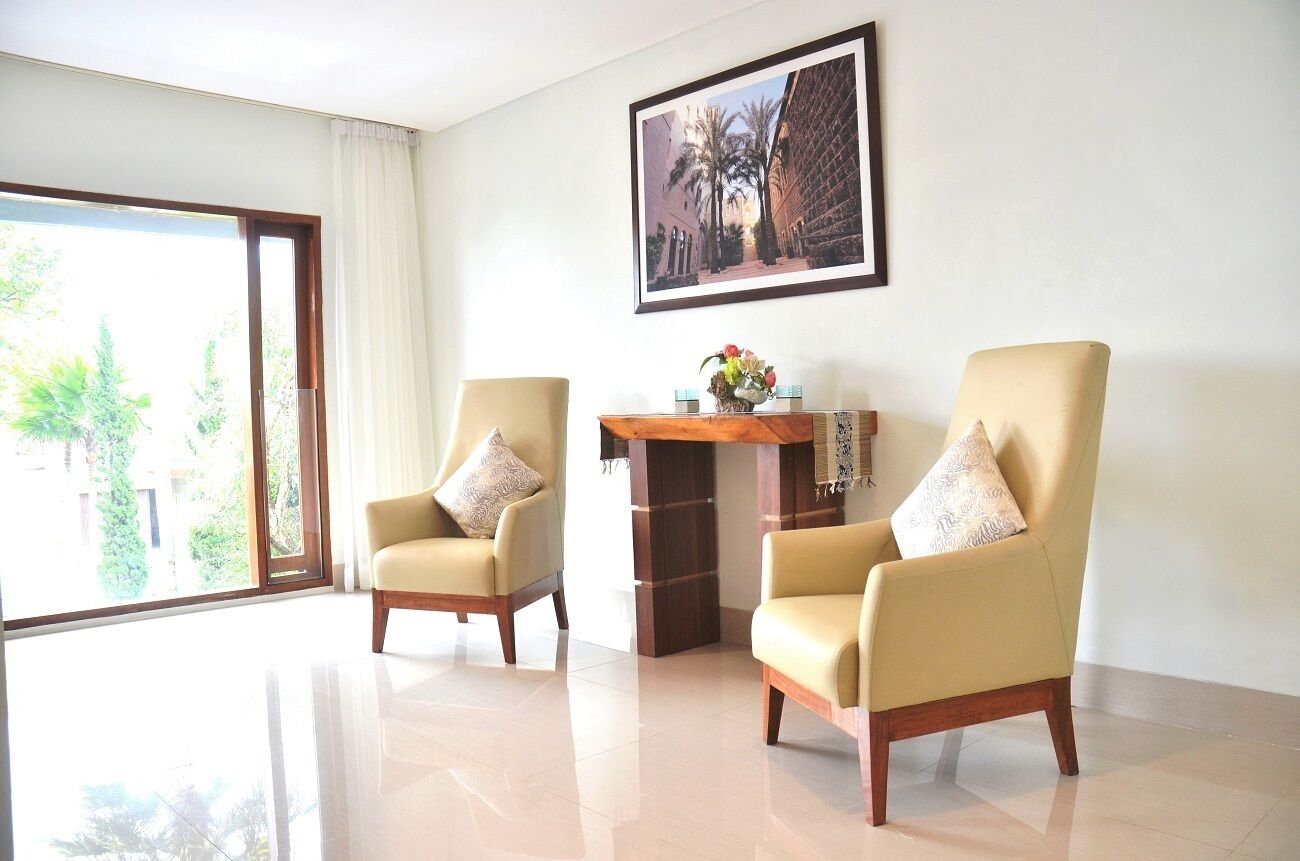 7 BR Mountain View Villa with a private pool 1