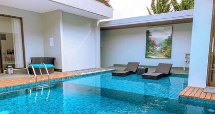 7 BR Mountain View Villa with a private pool 1