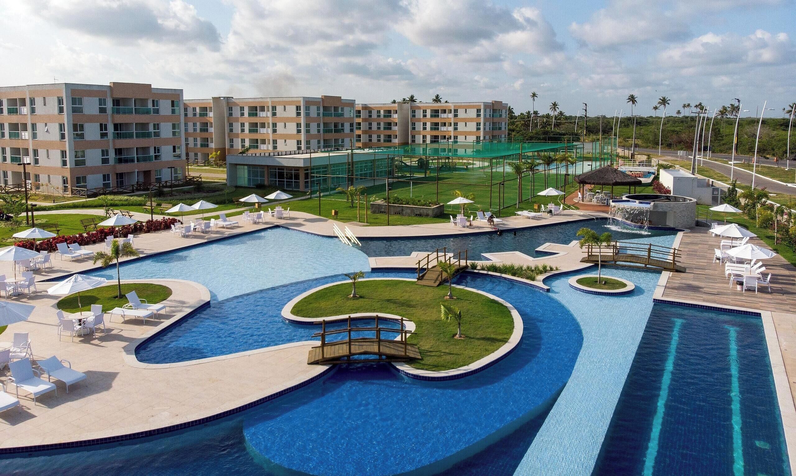 Außenpool, geöffnet von 08:00 Uhr bis 20:00 Uhr, Sonnenschirme