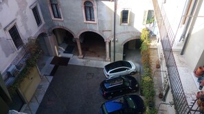 View from room - Marconi Rooms - Loggia delle Erbe (Verona)